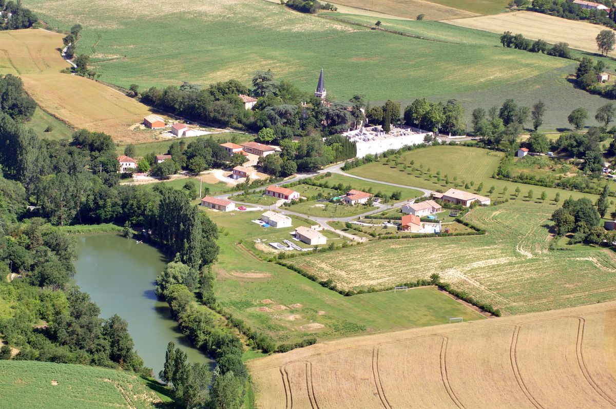 Vue du ciel d'Aguts